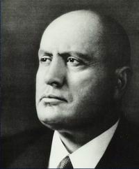 CentenarioVisconti_Mussolini.jpg